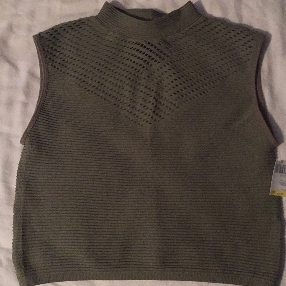 NWT Sightly  cropped shirt